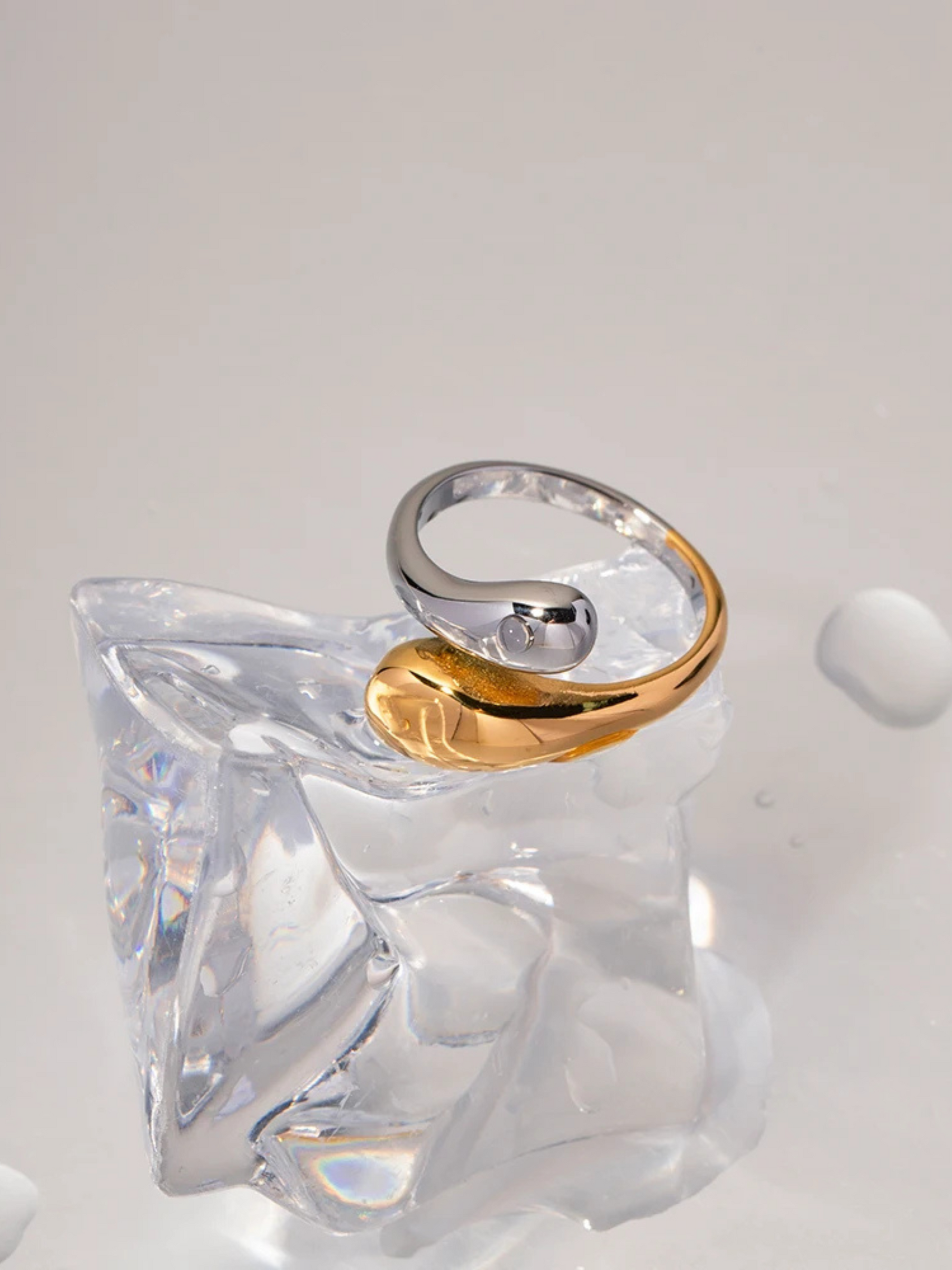 Esra | 18K Elegante Ring met Kruissnede