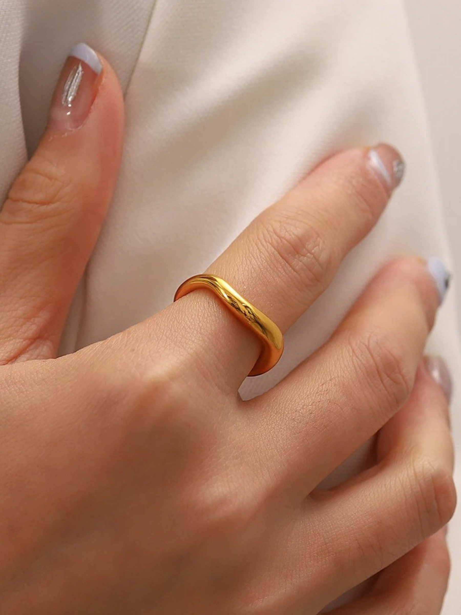 Sylvie | 18K Elegante Golvende Ring