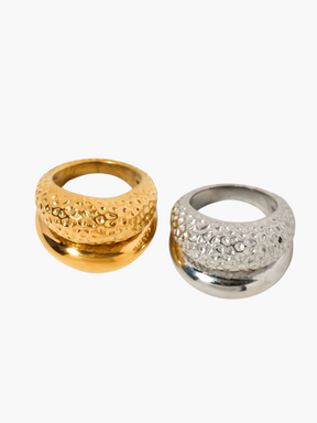 Emily | Elegante Dubbelgelaagde Ring met Gehamerd Patroon