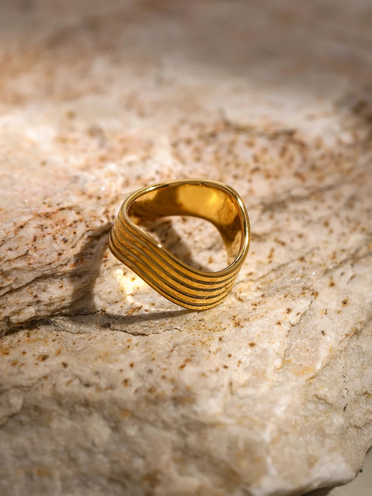 Merel | 18K Vintage Gestreepte Golf Ring